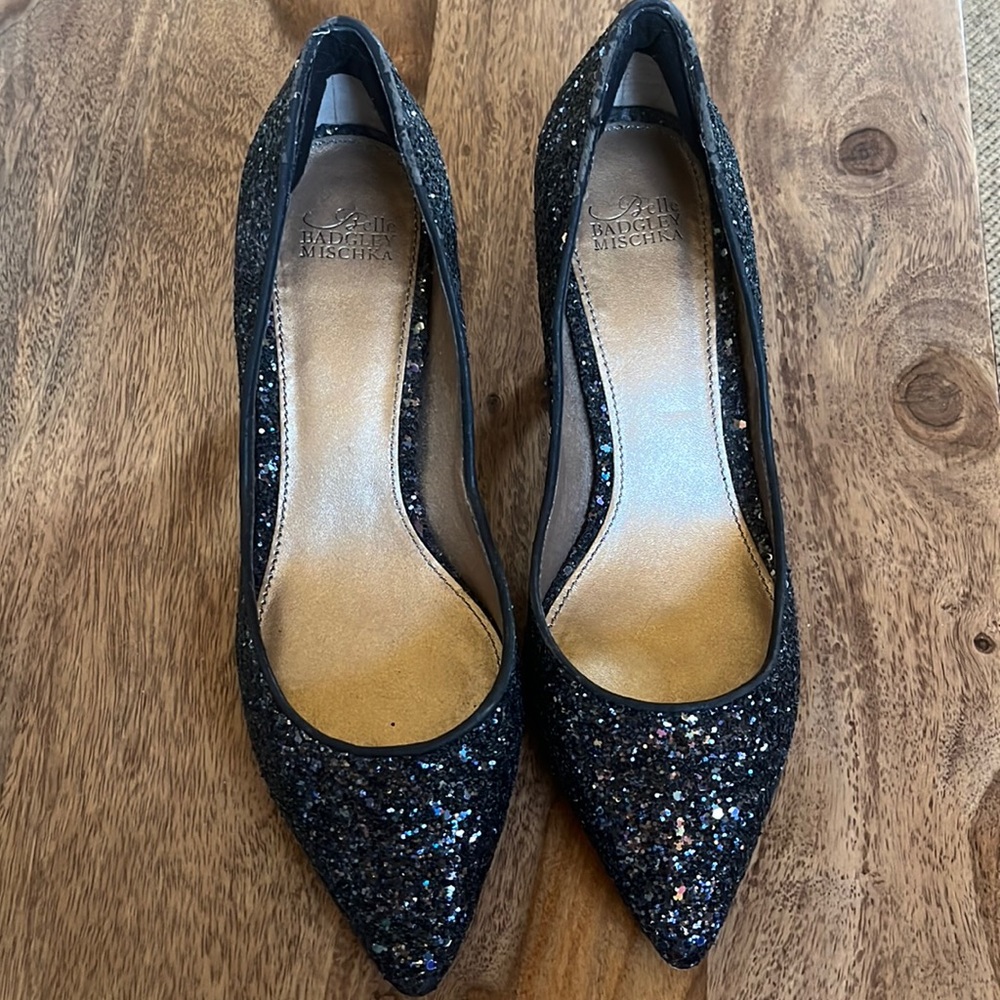 Belle Badgley Mischka kitten heel shoe 7 1/2M